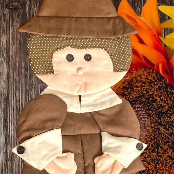 Thanksgiving Pilgrim Pot Holder  - Picture 8 of 10